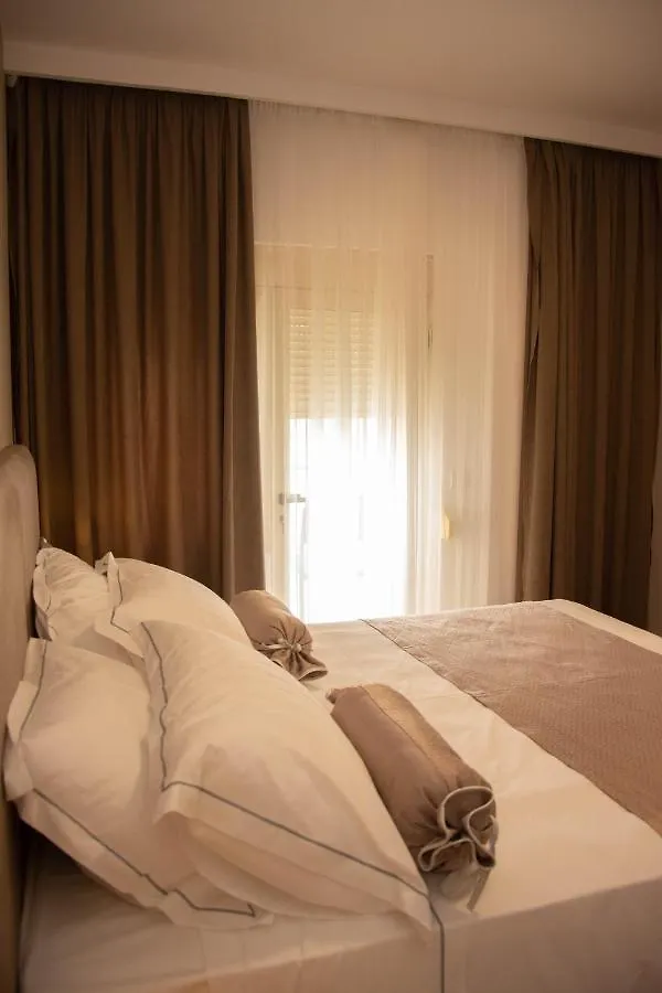 Wave Beachfront Apartments Durres Aparthotel