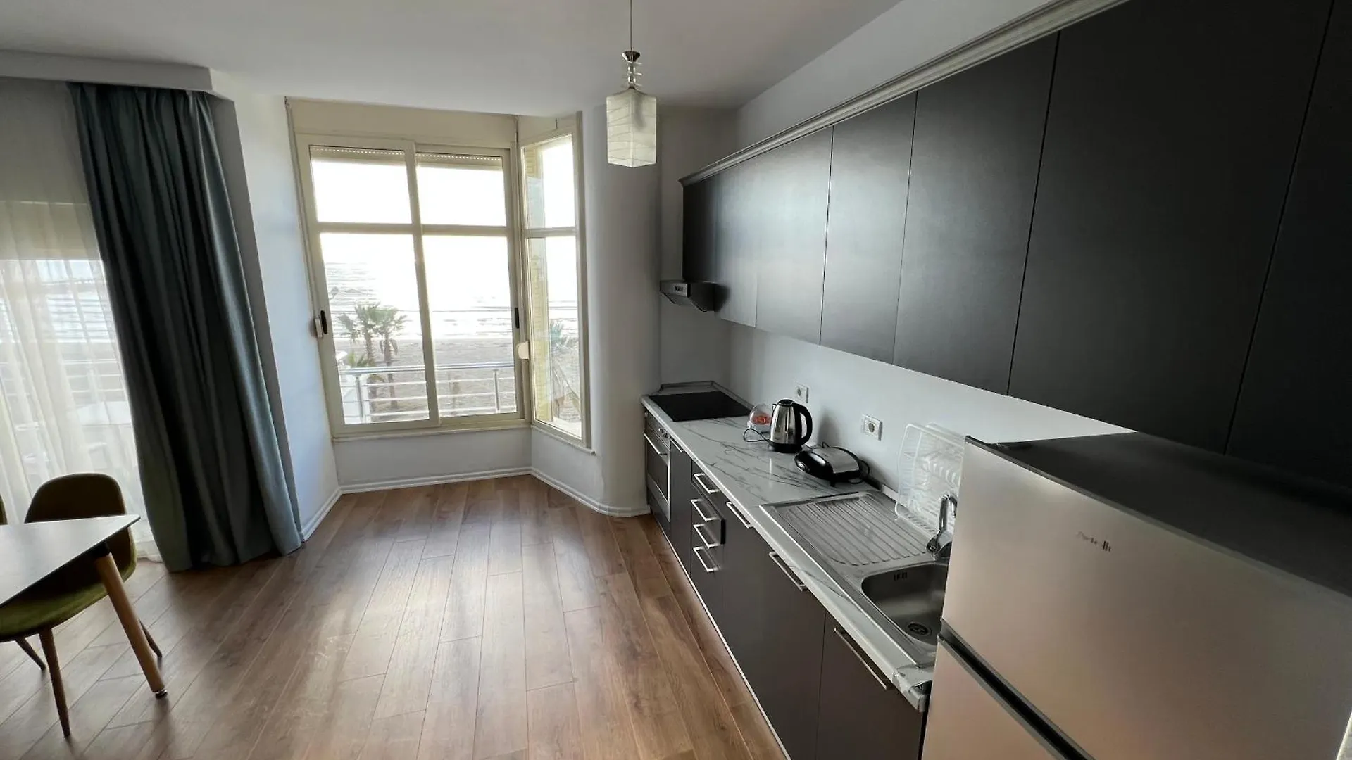Wave Beachfront Apartments Δυρράχιο