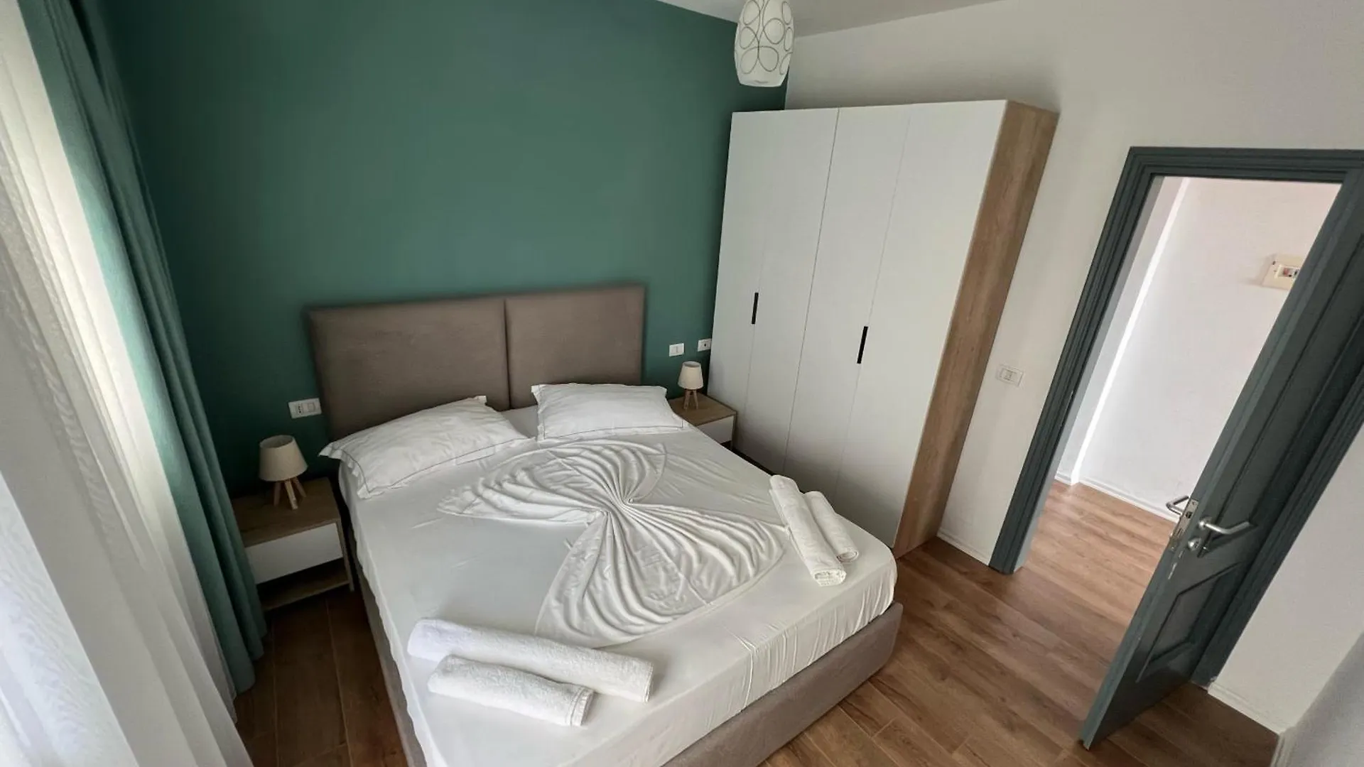 Wave Beachfront Apartments Durres 0*,