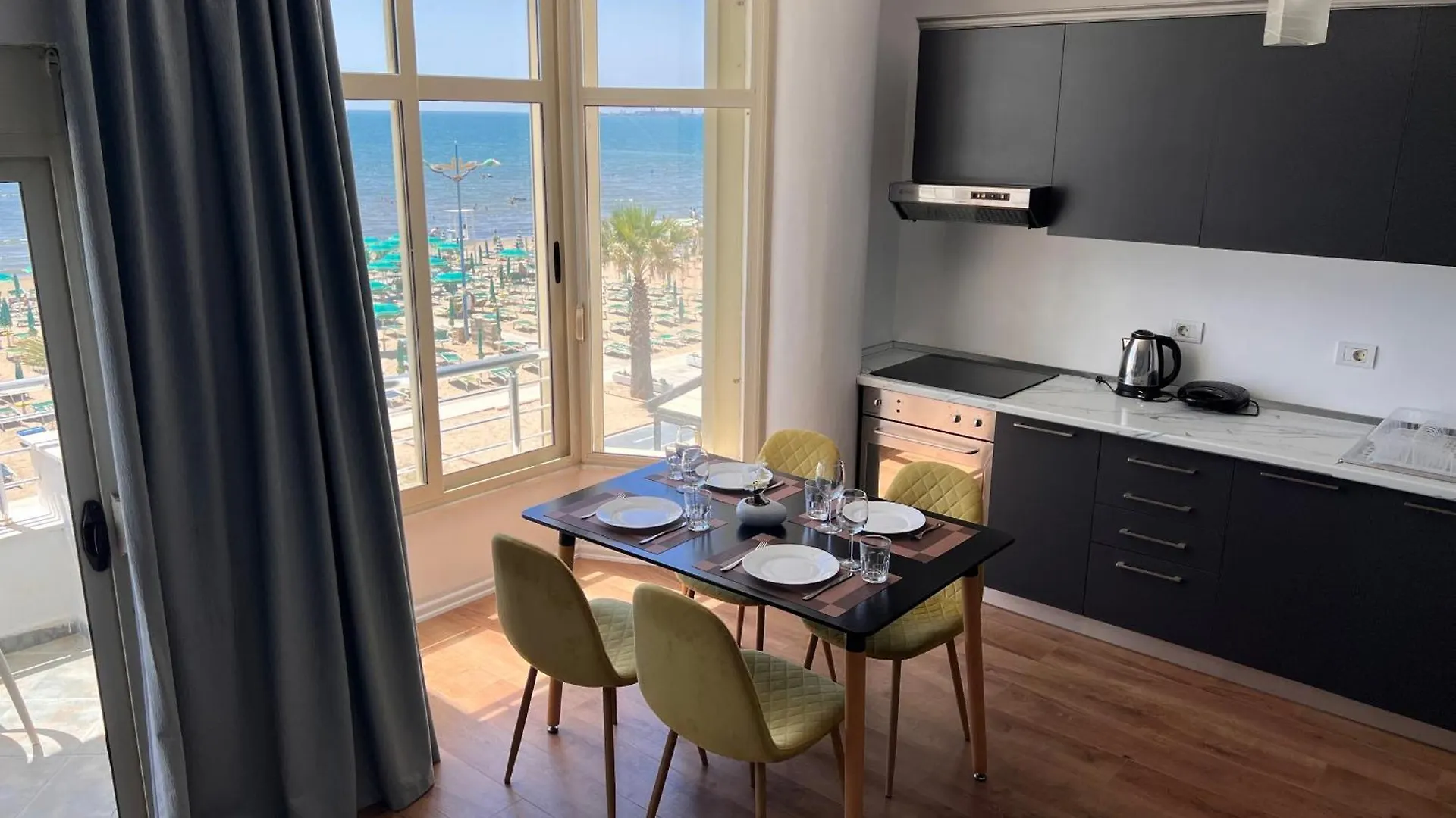 Wave Beachfront Apartments Δυρράχιο Ξενοδοχείο με διαμερίσματα