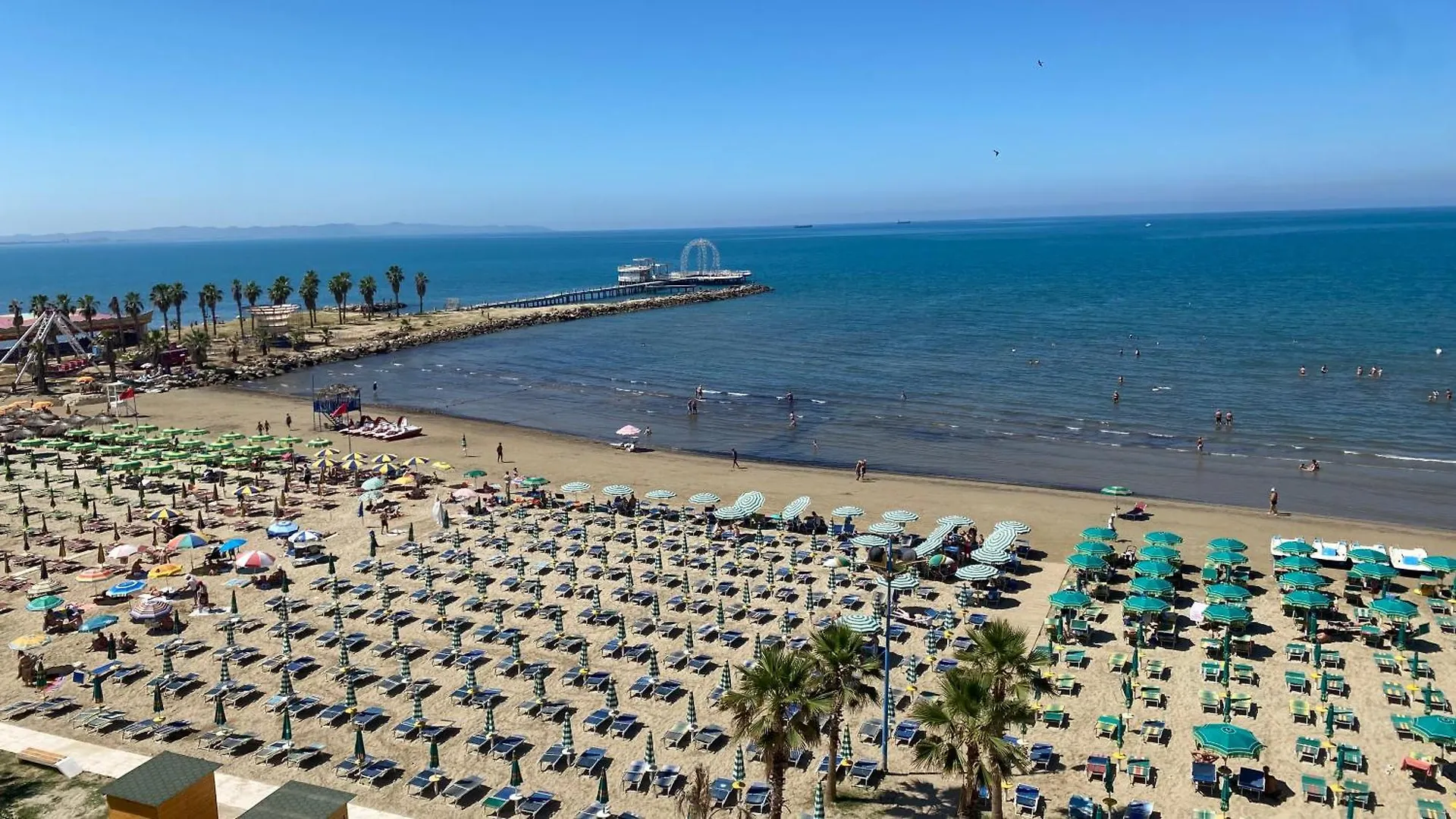 Aparthotel Wave Beachfront Apartments Durres