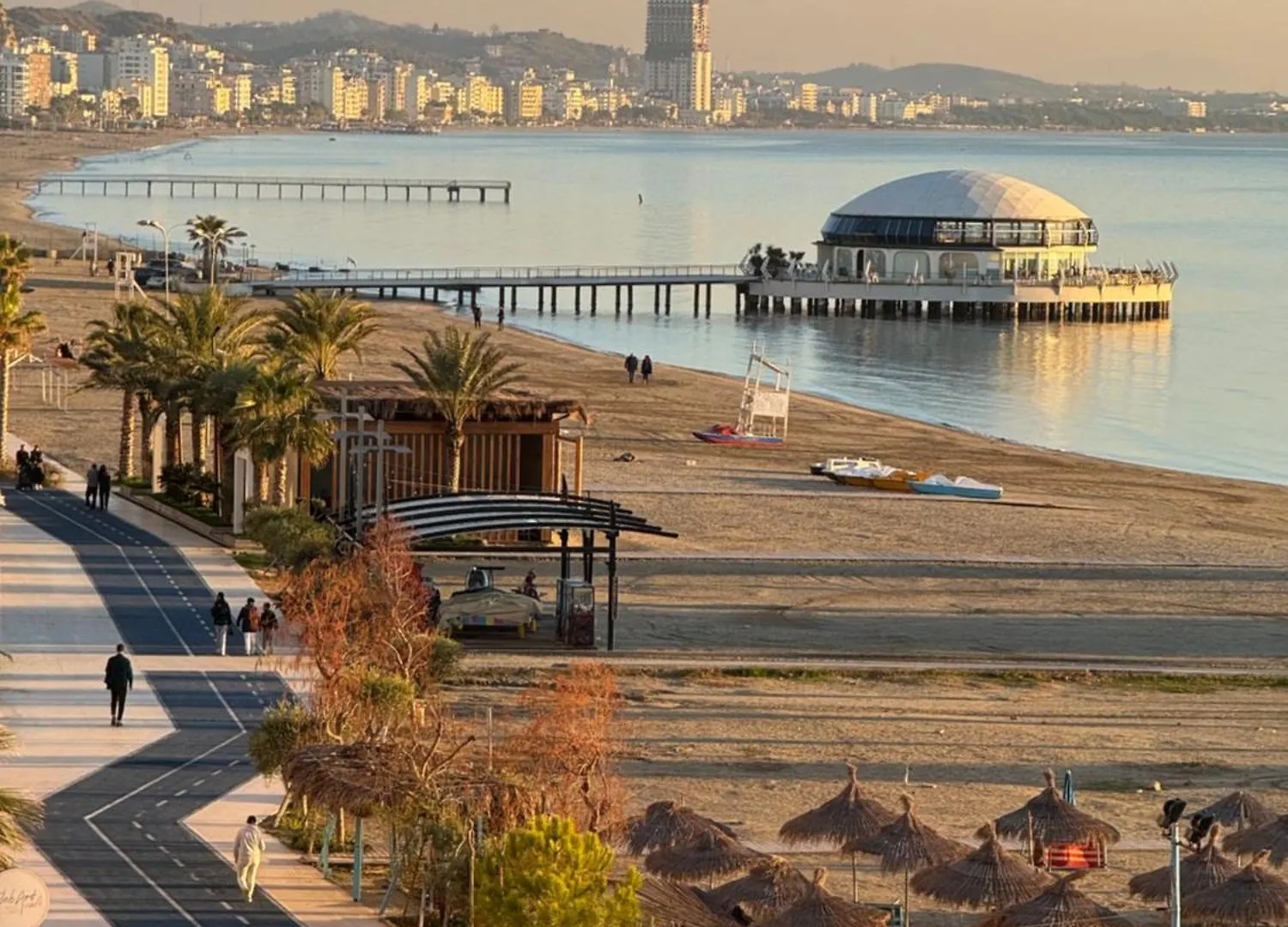Wave Beachfront Apartments Durres 0*,