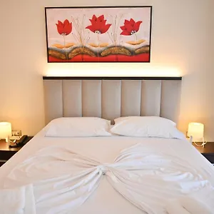 Zanzi Hotel